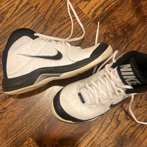 Nike kids hightop tennis shoes. Men’s/youth size 6.5